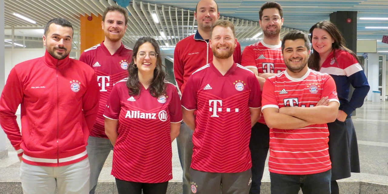 F2223FCB7-Team