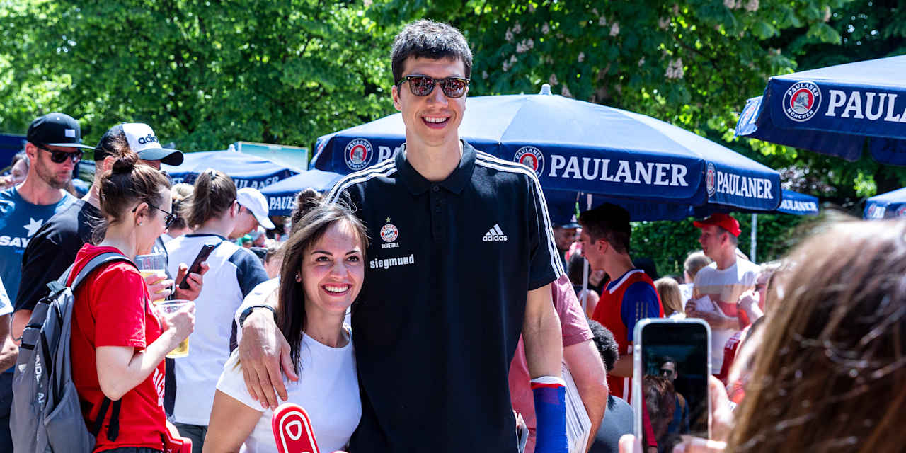 230604_FCBB_Fanfest_2x1