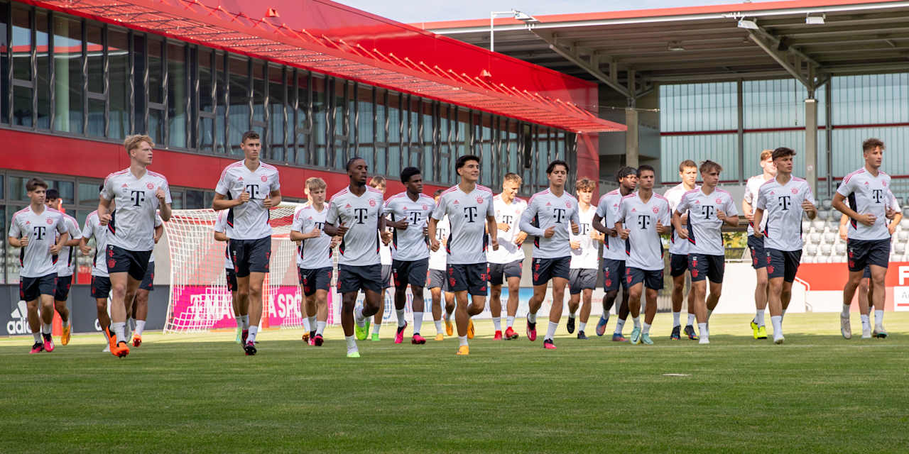 230629_U19_Trainingsauftakt_fcb