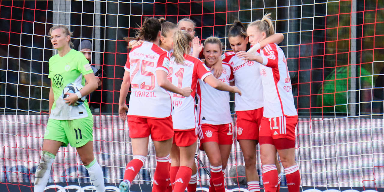 FC Bayern Women, VfL Wolfsburg, celebrations, Linda Dallmann
