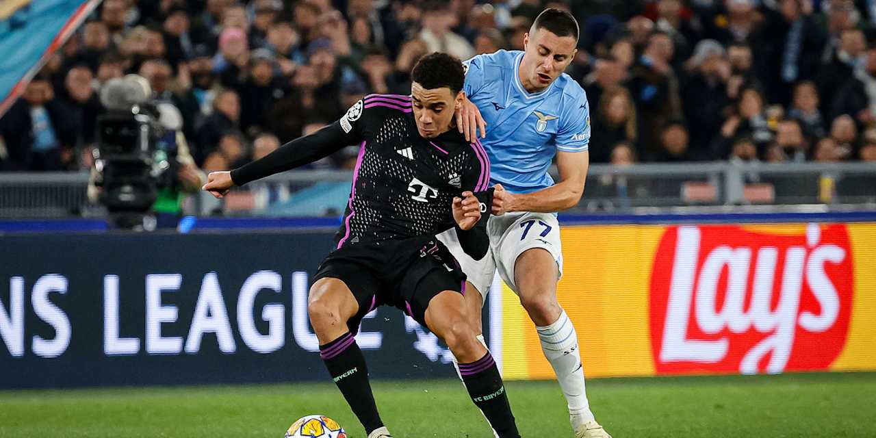 Jugada del partido de Champions League entre la Lazio y el FC Bayern