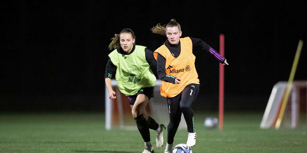 FC Bayern Frauen zwei vor Rueckrunde