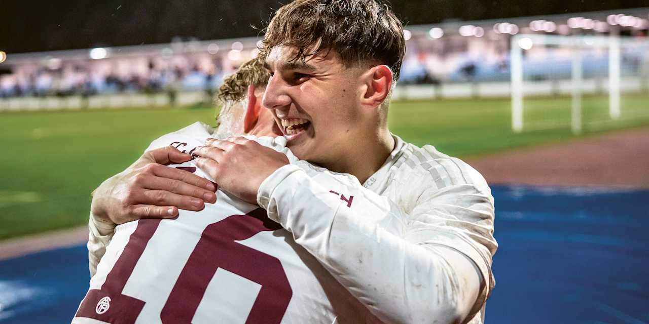 Das "51er" beim UEFA Youth League Spiel der U19