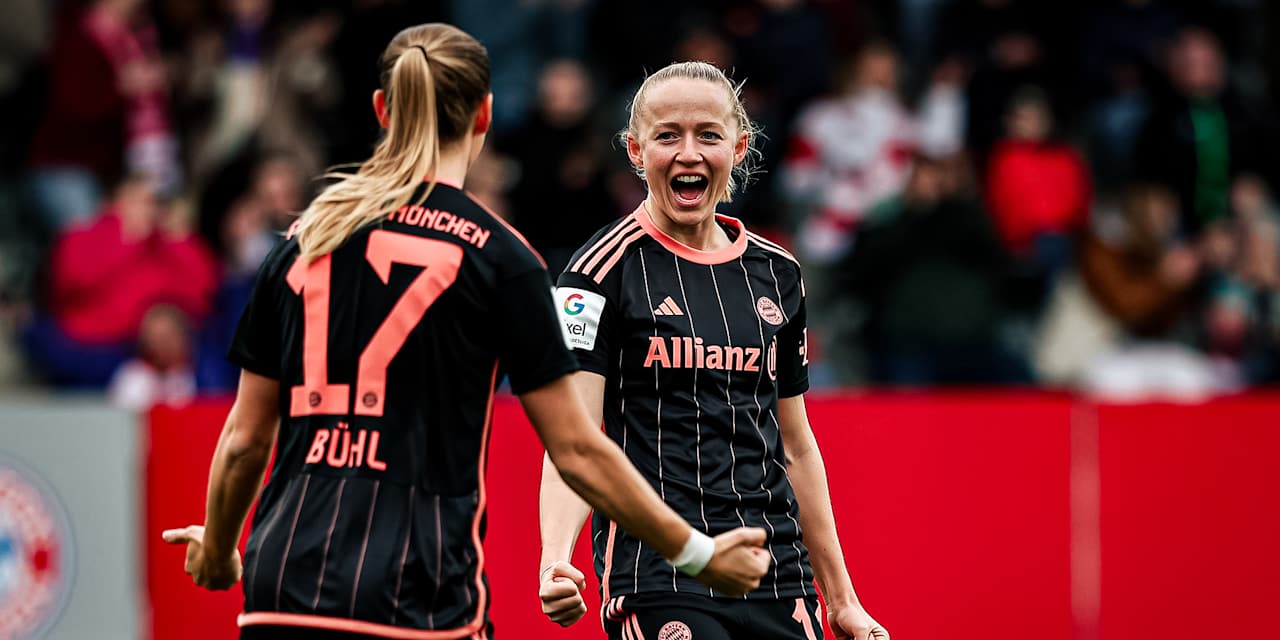 Lea Schüller, Klara Bühl, Jubel, FC Bayern Women vs. RB Leipzig