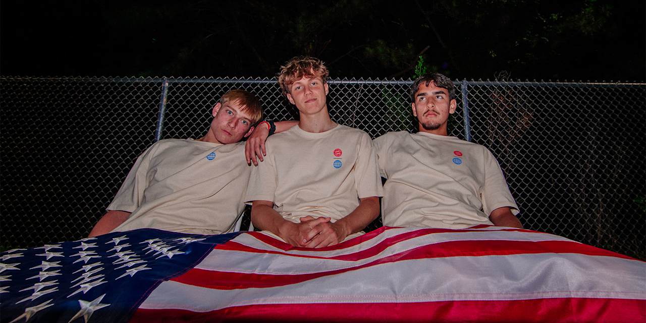 FC Bayern World Squad players with an American flag