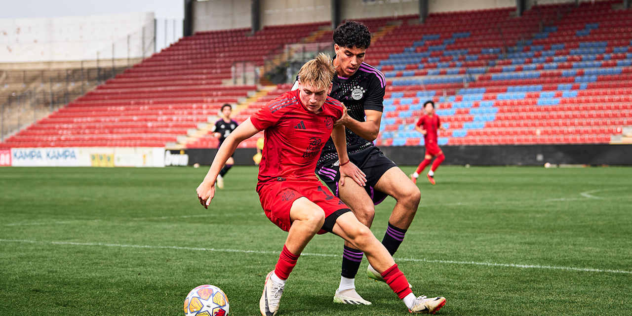 Szene aus dem Spiel FC Bayern World Squad vs. FC Bayern U19