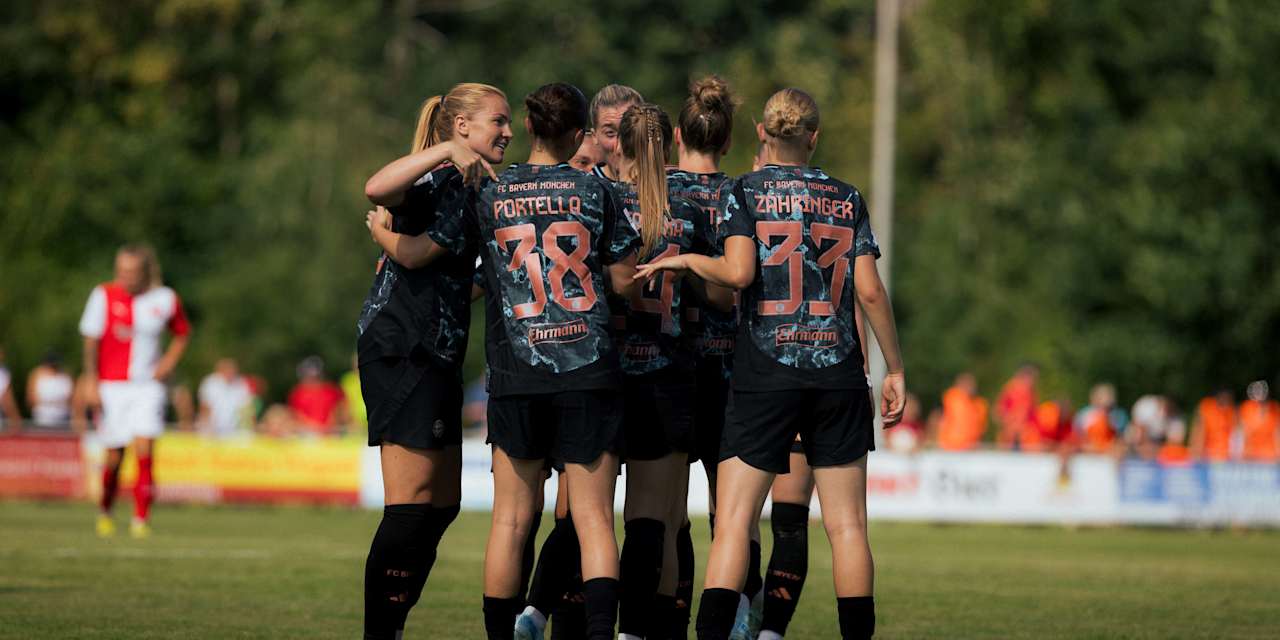 Jubel, FC Bayern Frauen gegen Slavia Prag