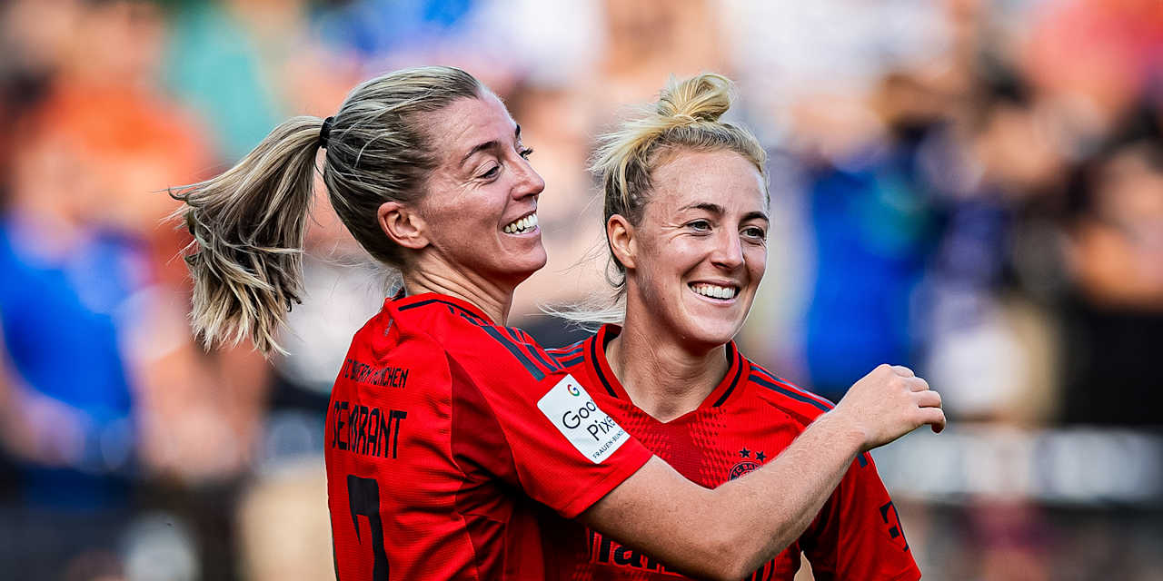 Linda Sembrant, Carolin Simon, FC Bayern Women, celebration, Turbine Potsdam