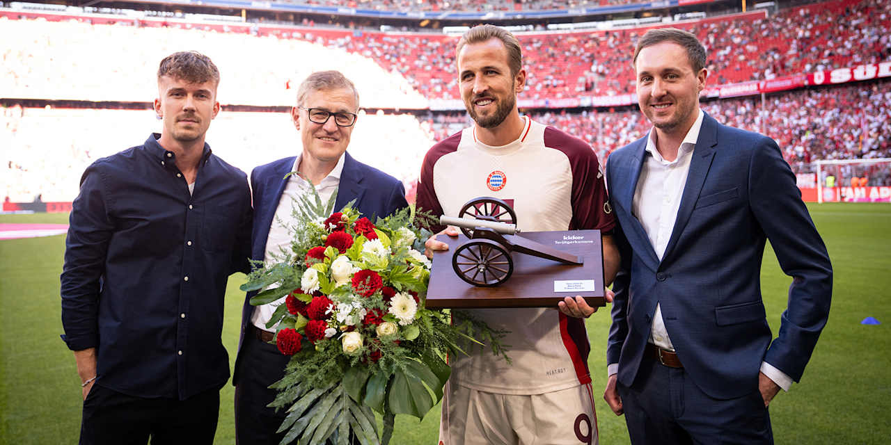 Harry Kane receives the Torjägerkanone for the 2023/24 Bundesliga season