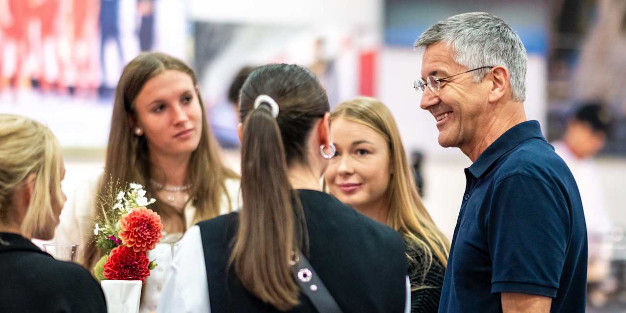 Herbert Hainer bei der Premiere der FC Bayern Frauen Dokumentation
