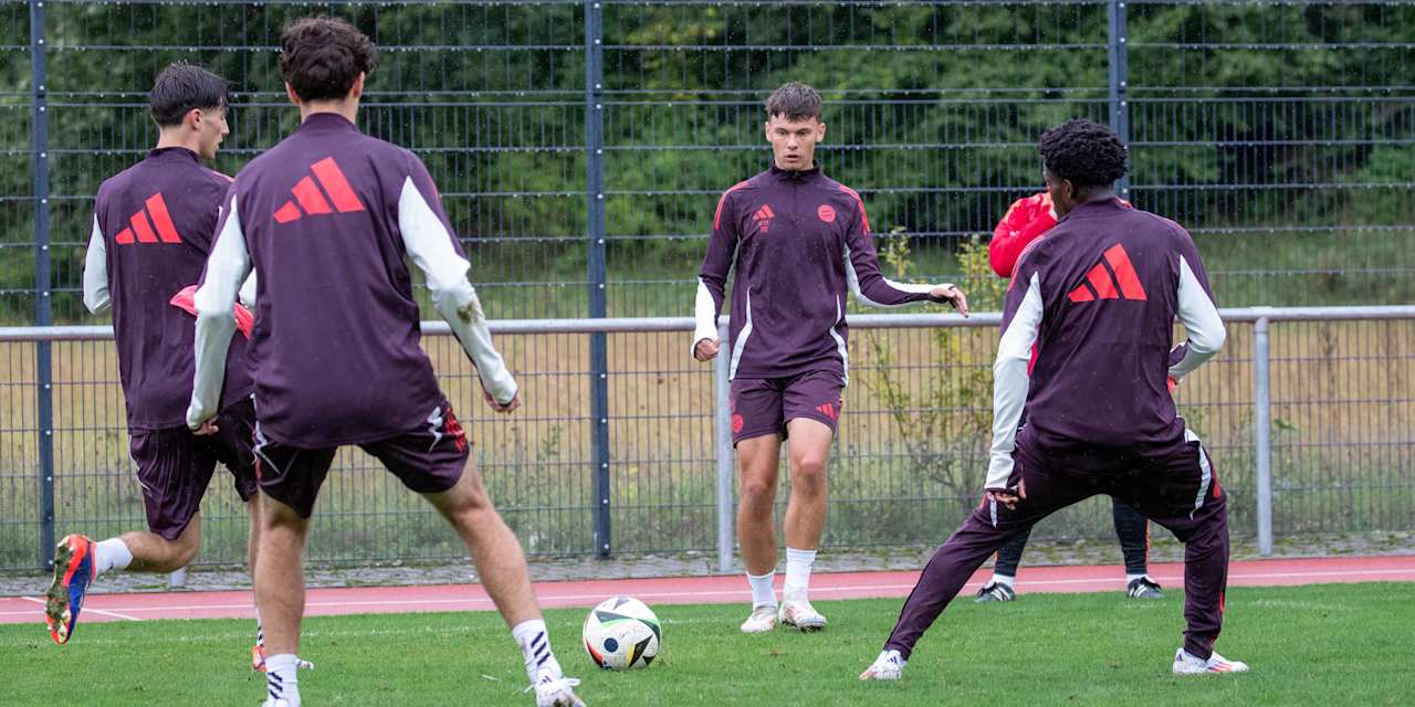 Louis Richter im Training der FC Bayern U19.