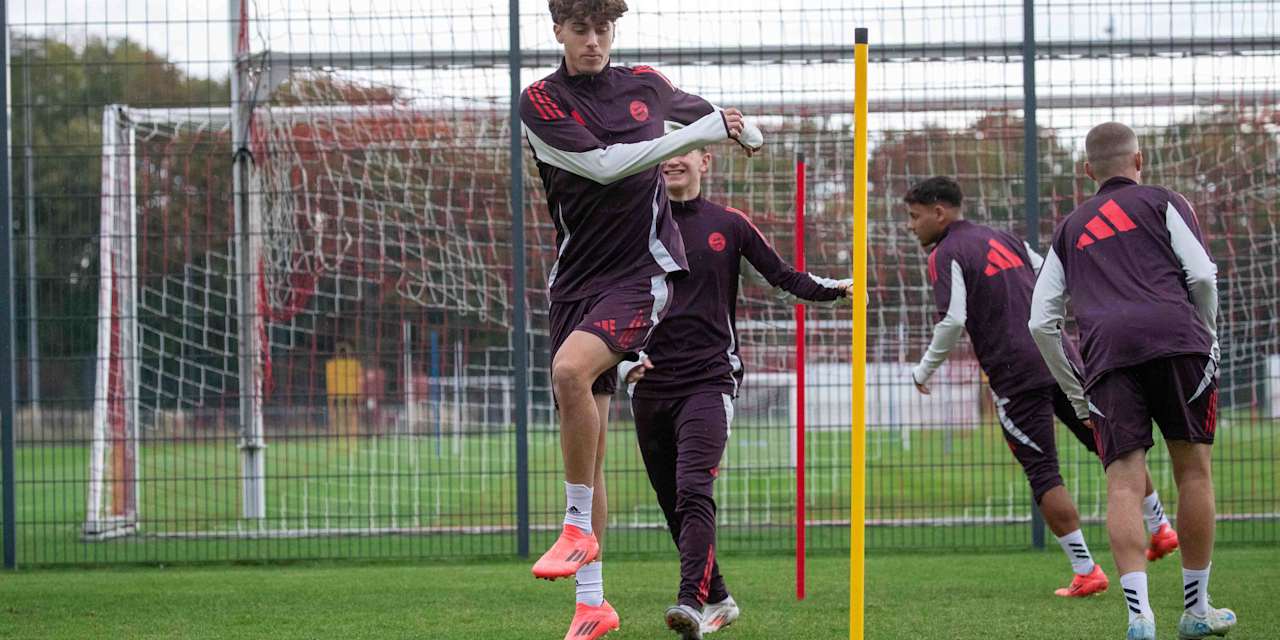 Louis Richter im Training der FC Bayern U19.
