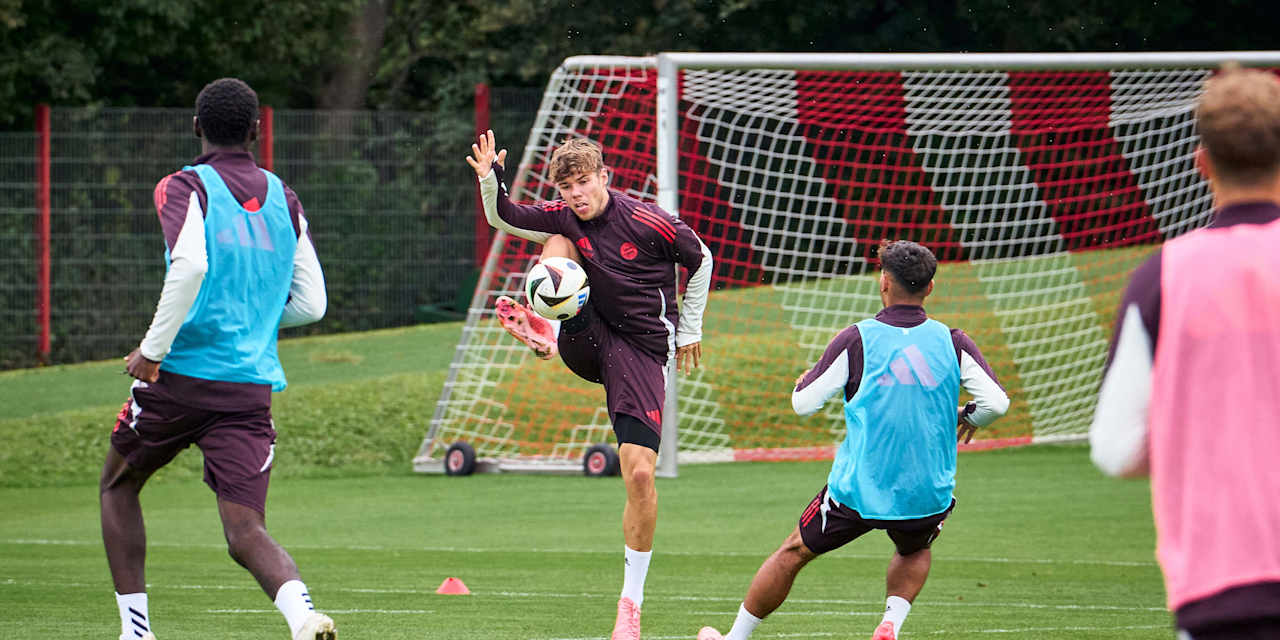 Maximilian Wagner im Training der FC Bayern Amateure vor dem Regionalliga-Spiel gegen den FC Eintracht Bamberg 2010.