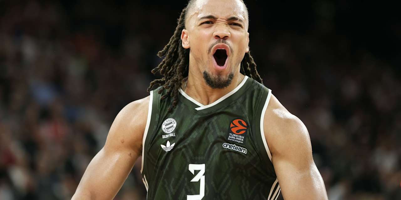 Carsen Edwards scored 30 points against Piraeus.