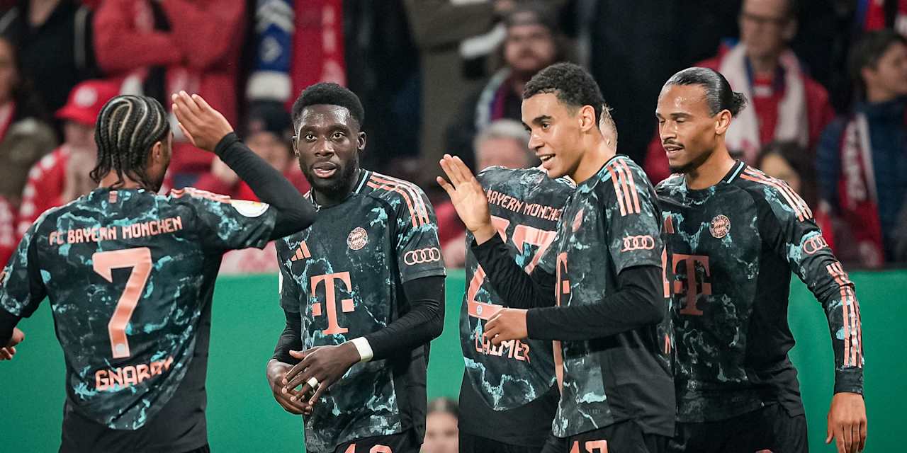 Spielszene aus der Partie 1. FSV Mainz 05 vs. FC Bayern in der zweiten Runde des DFB-Pokals 2024/25