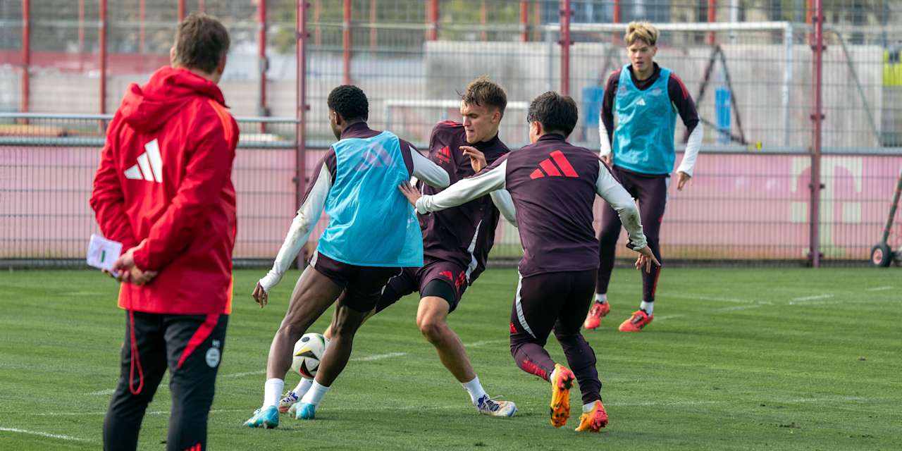 Die FC Bayern Amateure im Training vor dem Regionalliga-Spiel gegen den SV Wacker Burghausen.