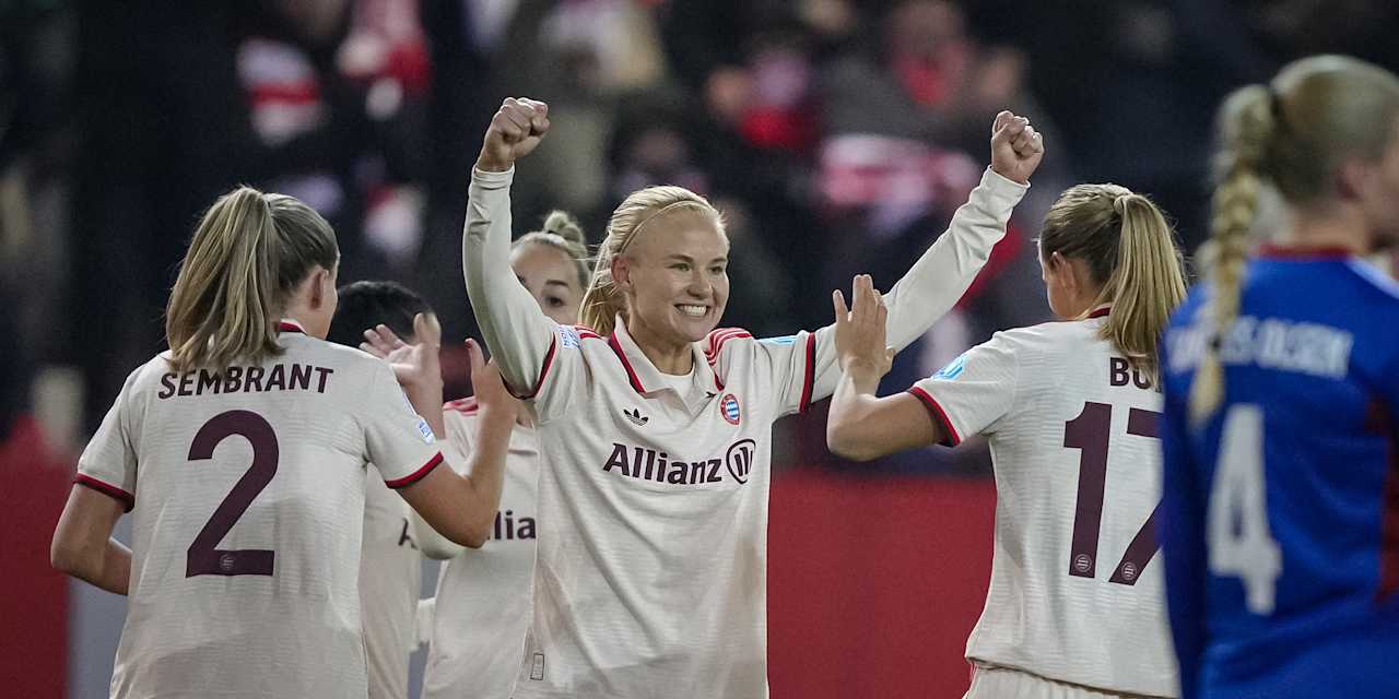 Pernille Harder celebrates in FC Bayern Women's home match against Vålerenga