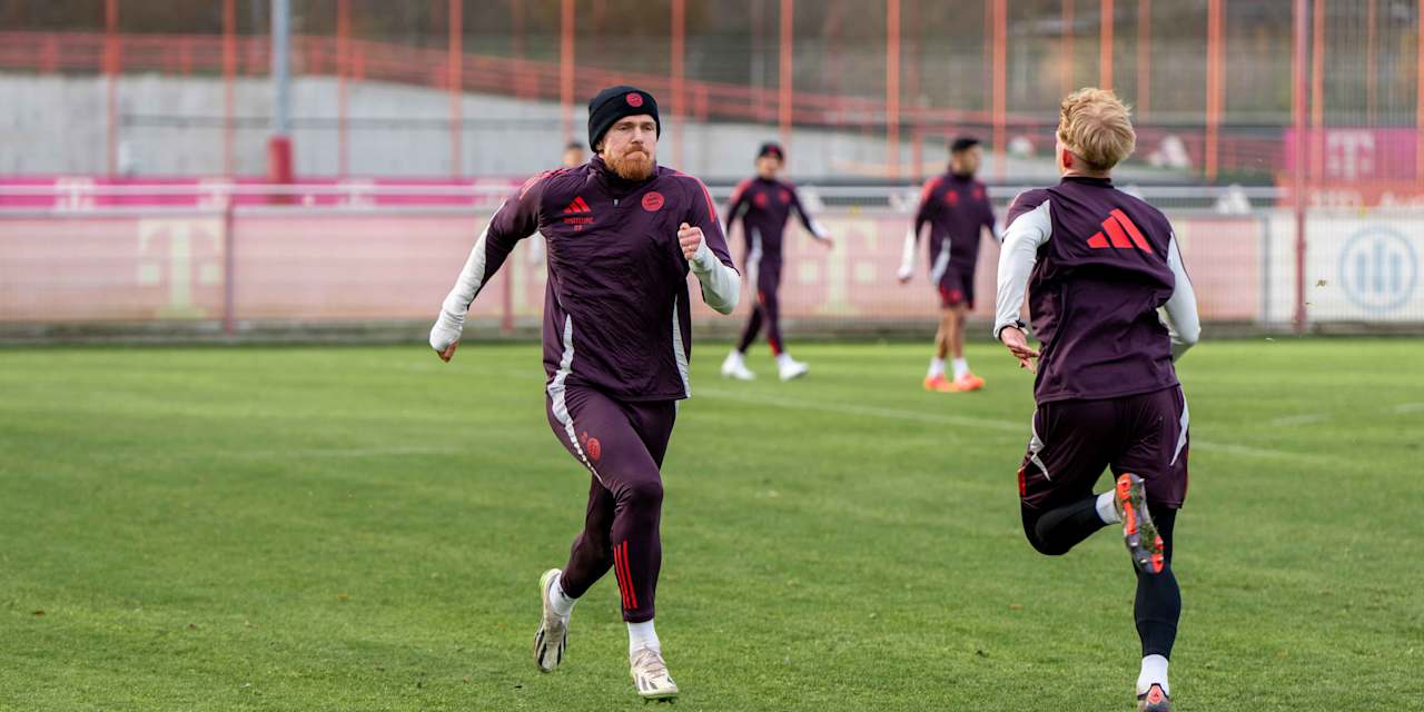 Steve Breitkreuz sprintet im Training der FC Bayern Amateure vor dem Regionalliga-Spiel gegen Viktoria Aschaffenburg.