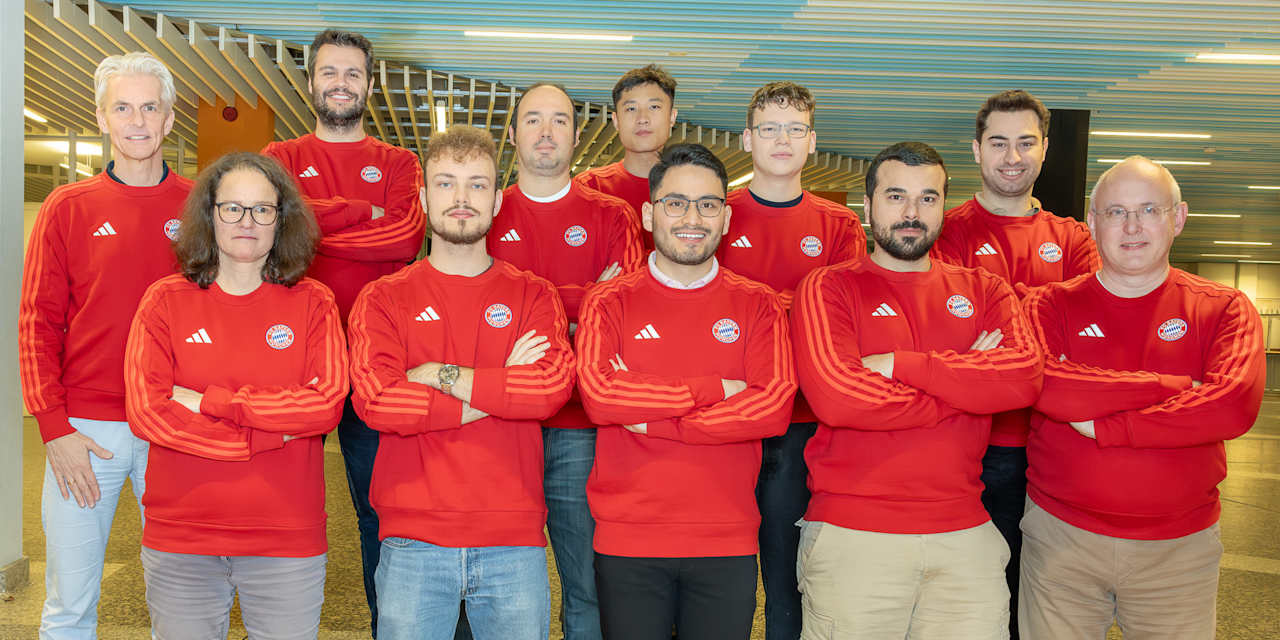 f2425FCB8-Team_w24B15_040
