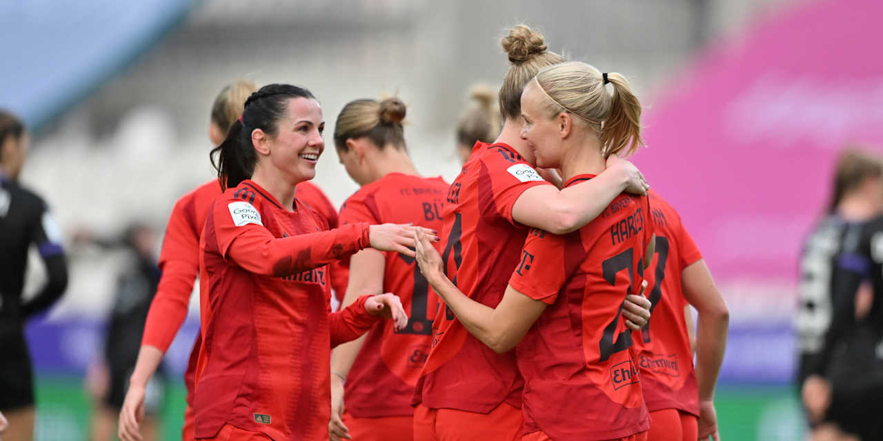 FC Bayern Women celebrate against Essen