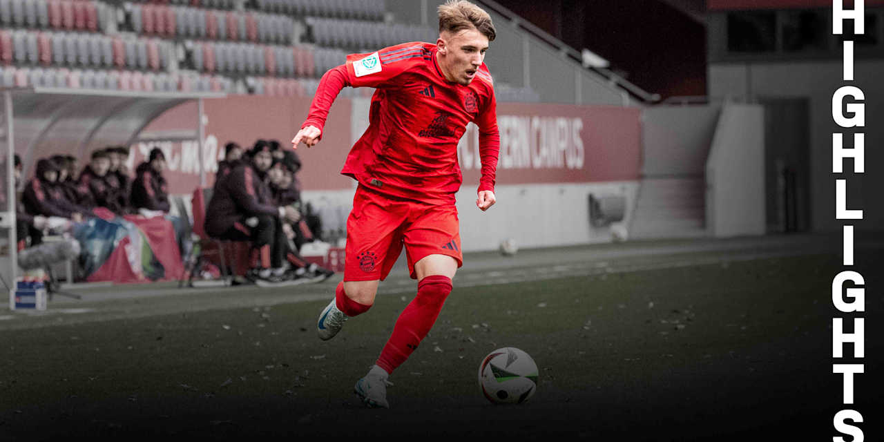 Spielszene aus dem Duell der FC Bayern U19 gegen den FC Augsburg
