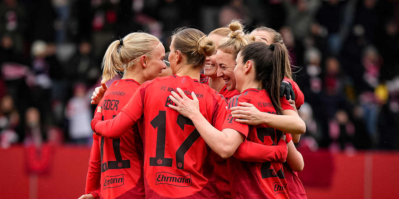 FC Bayern Women celebrating in the home match against Werder Bremen