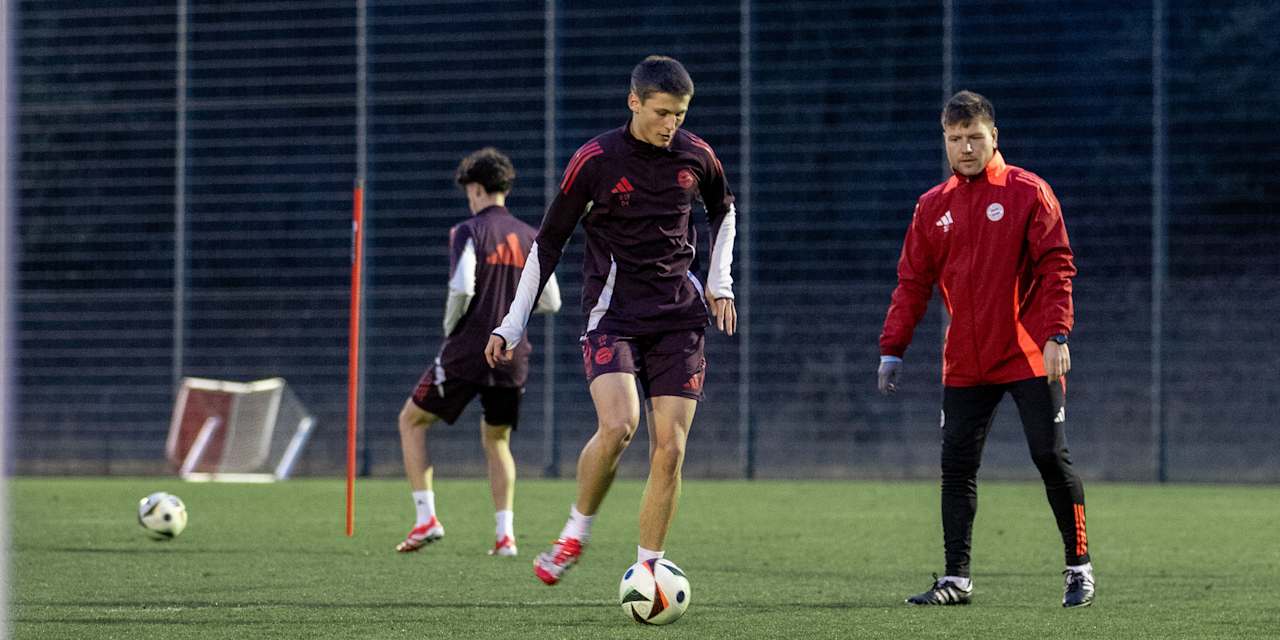 Magnus Dalpiaz im Training vor dem Heimspiel der U19 des FC Bayern gegen den Nachwuchs des Chemnitzer FC in der DFB-Nachwuchsliga.