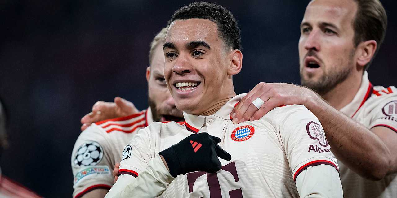 Spielszene aus der Partie FC Bayern - Bayer 04 Leverkusen