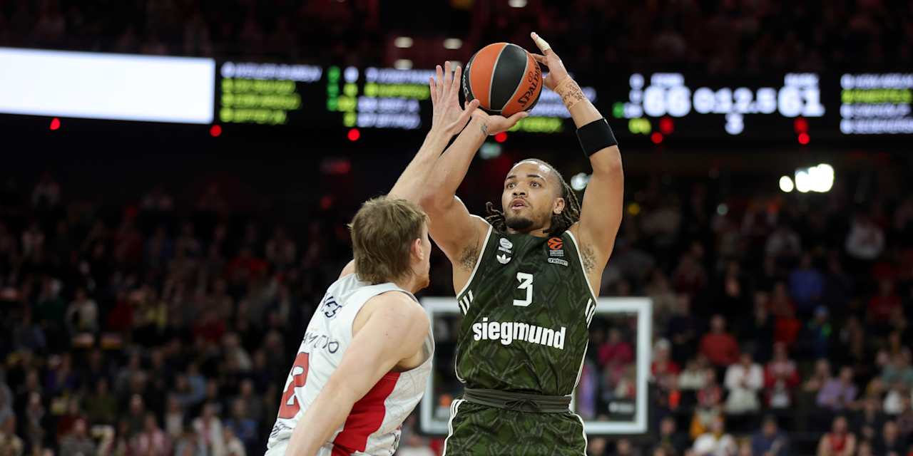 FC Bayern Basketball won the first game, with Edwards as the top scorer, scoring all 27 points in the second half.
