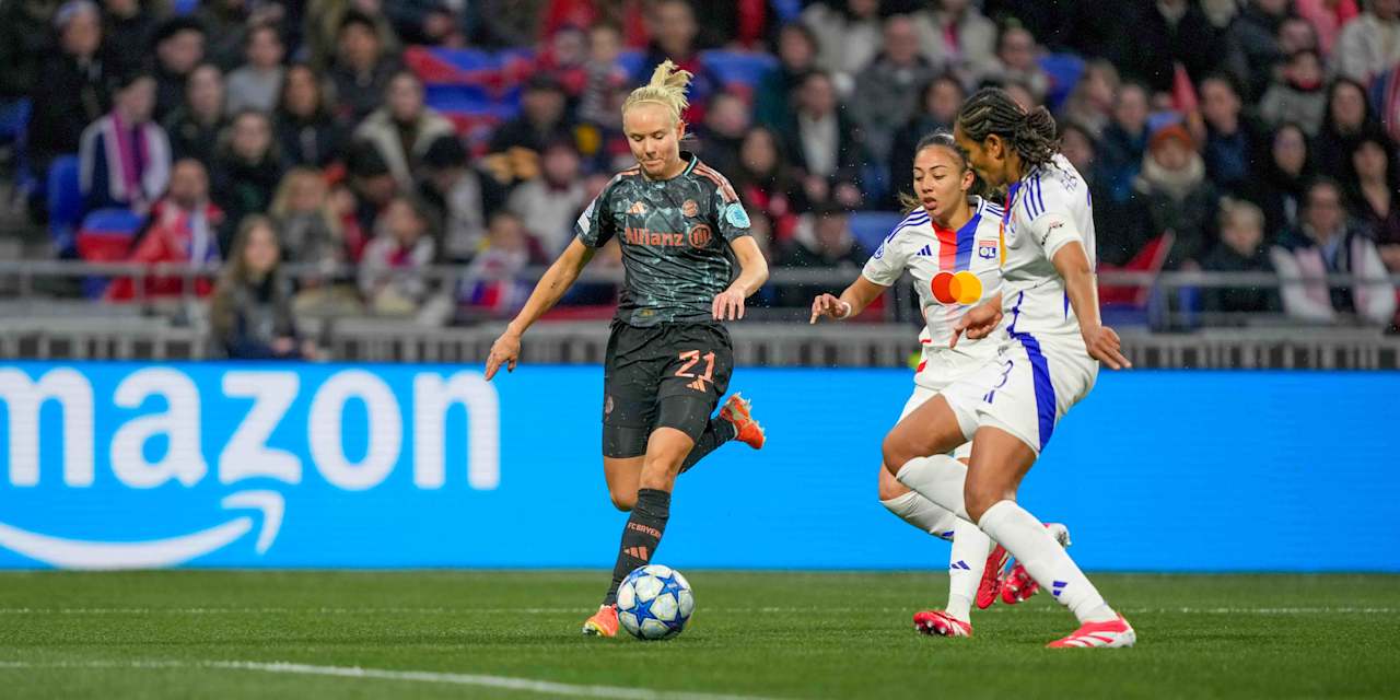 Pernille Harder on the ball in the away game at Lyon.