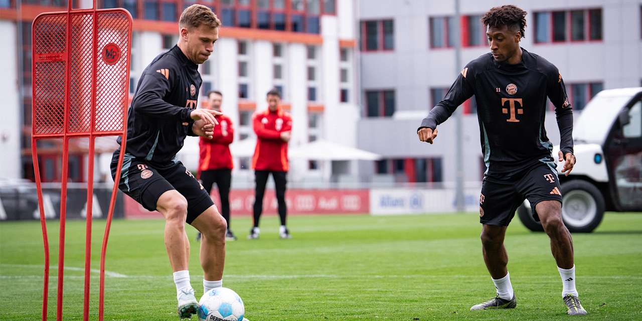 Joshua Kimmich am Ball im Training des FC Bayern
