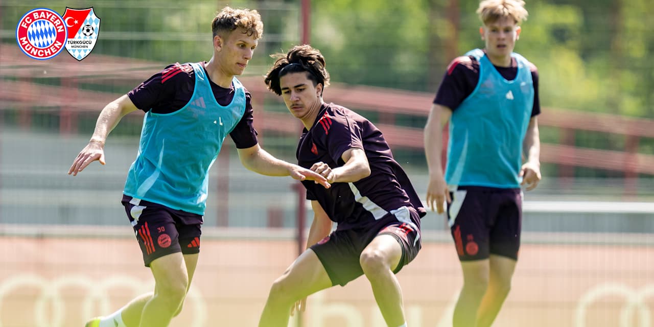 Die FC Bayern Amateure beim Training.