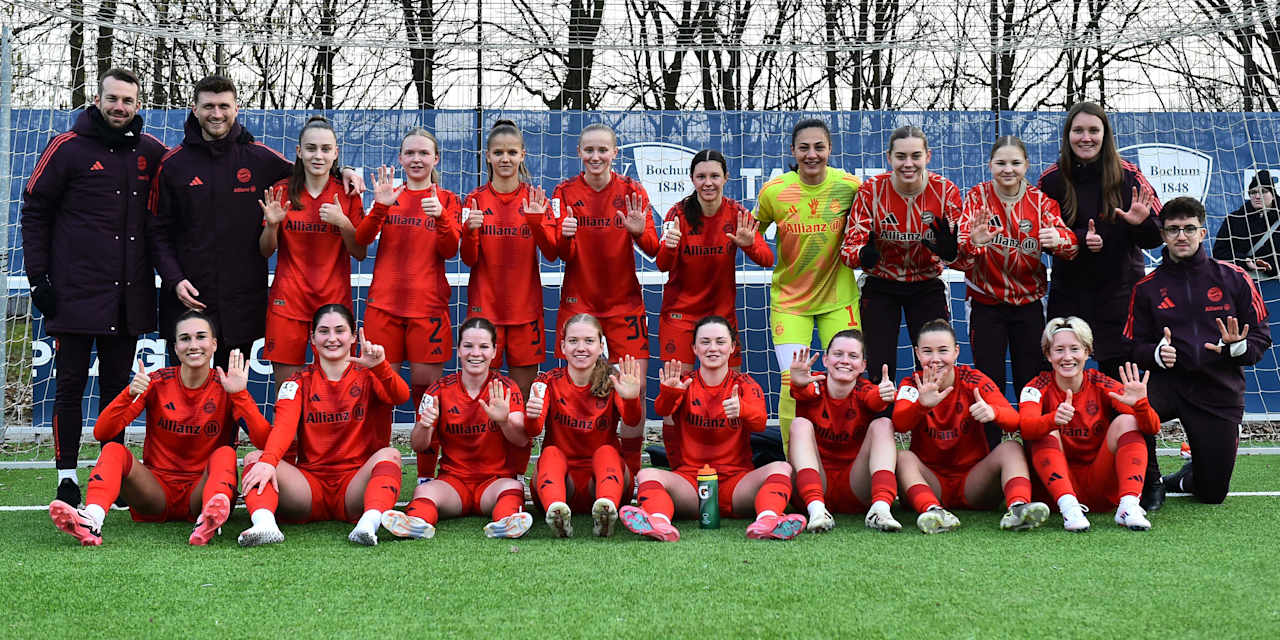 FC Bayern Frauen II Gruppenjubel