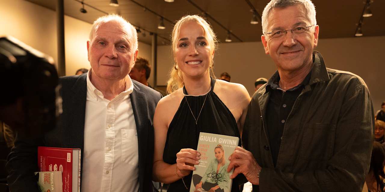 Uli Hoeneß, Giulia Gwinn und Herbert Hainer (v.li.) bei der Buchvorstellung.