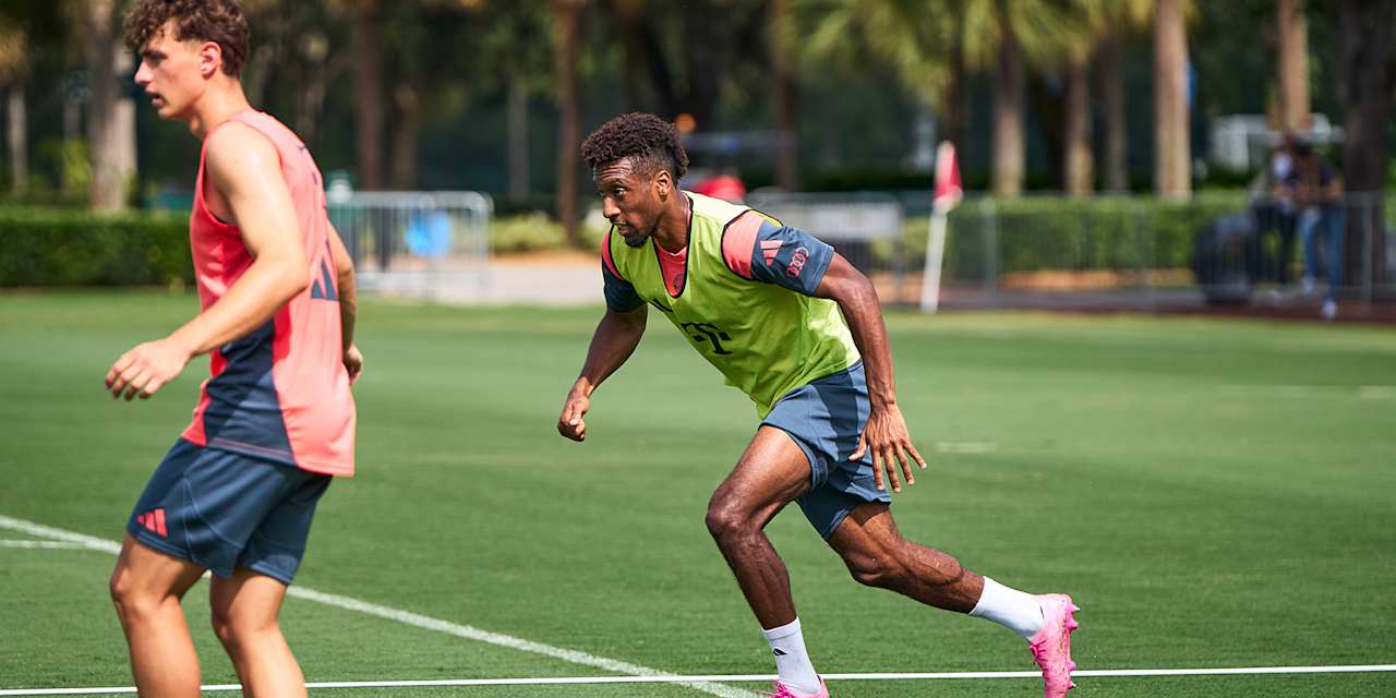 Kingsley Coman setzt im Training des FC Bayern in Orlando zum Sprint an.