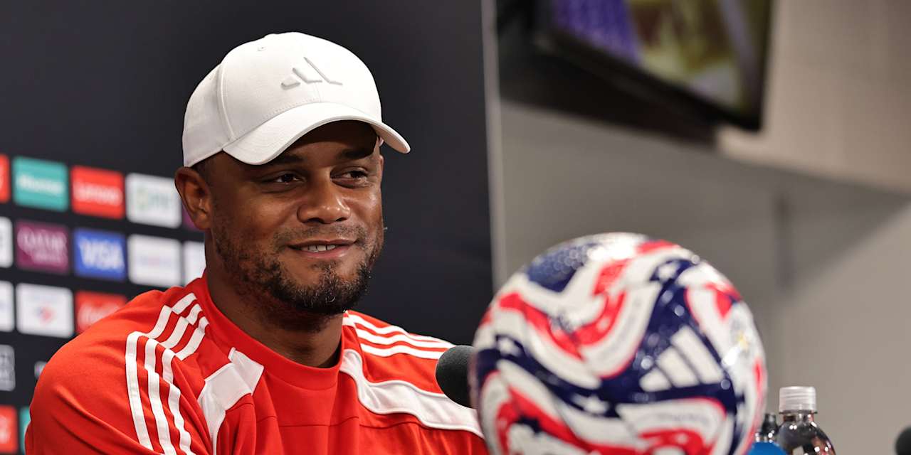 Vincent Kompany spricht auf der PK vor dem Spiel gegen Boca Juniors