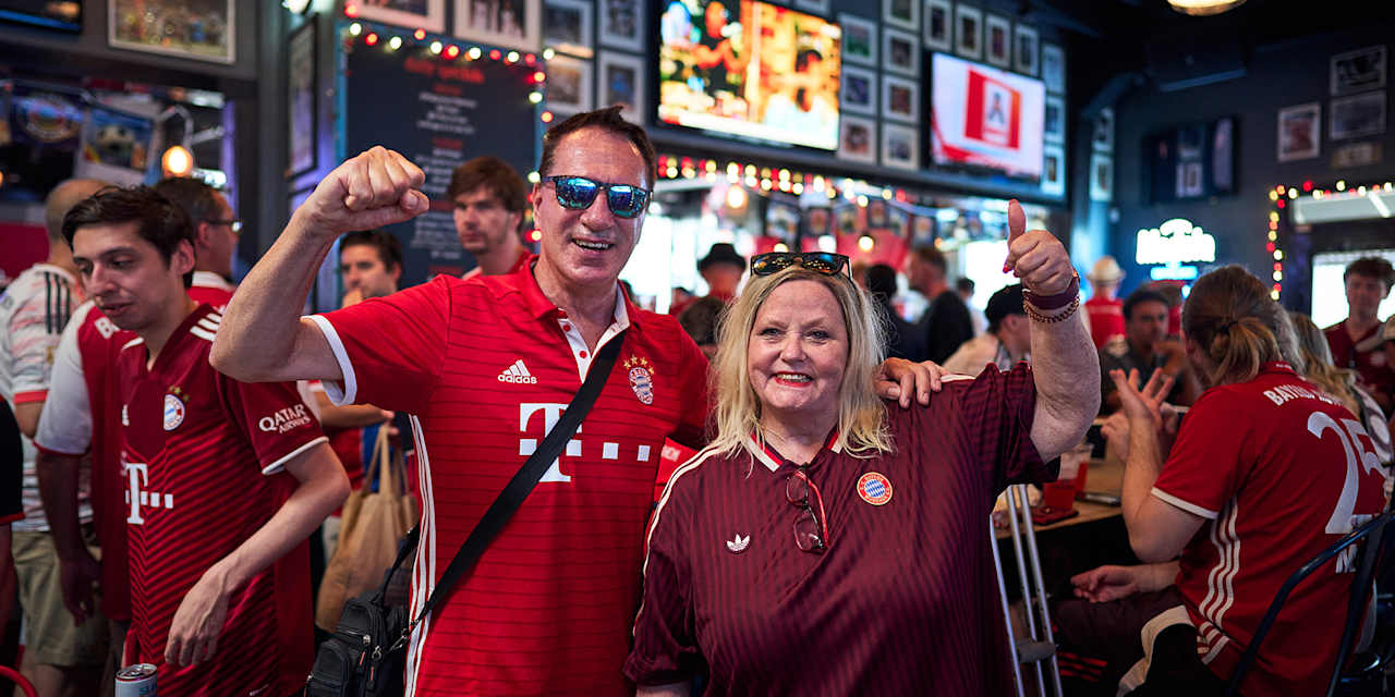 Die FC Bayern-Fans Jürgen und Marion beim Pub Takeover in Charlotte