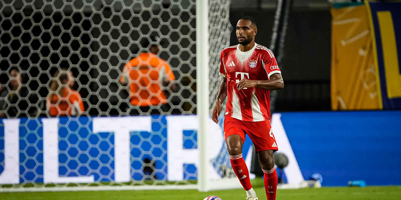 Jonathan Tah mit Ball am Fuß im Spiel des FC Bayern gegen die Boca Juniors bei der Klub-WM.