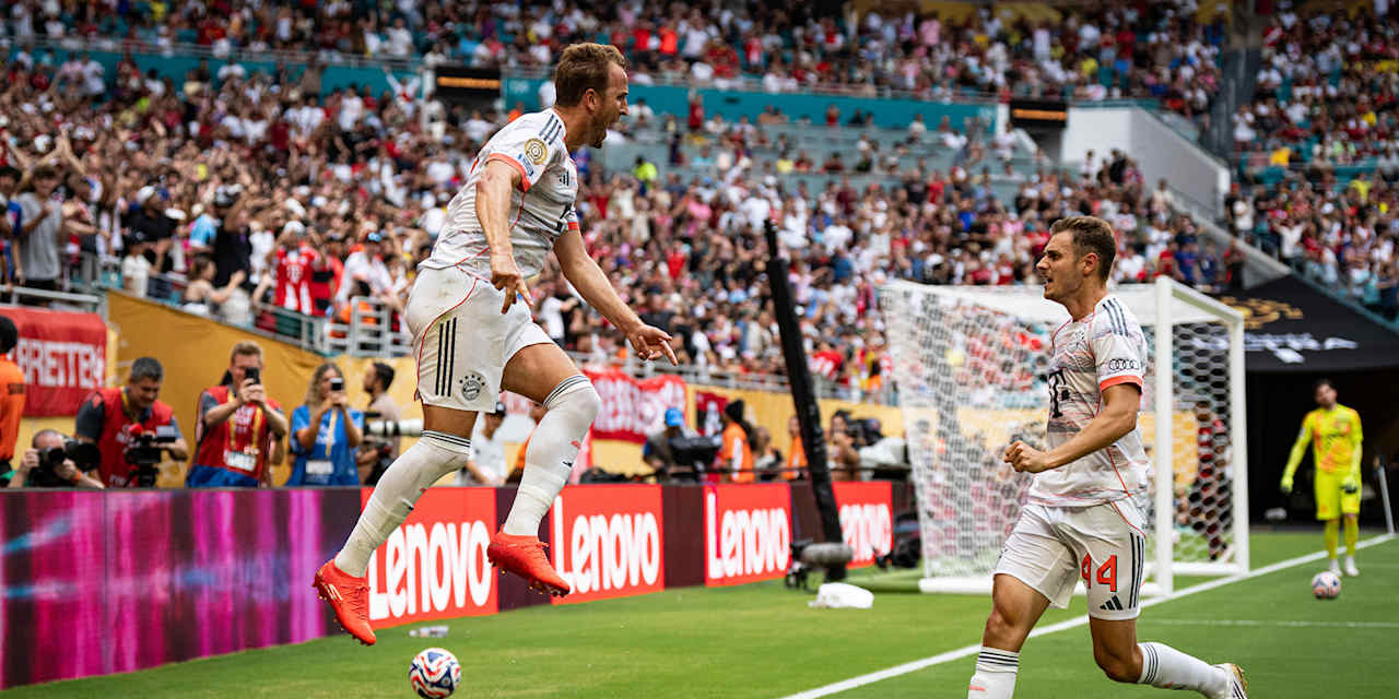 Harry Kane springt nach dem Tor zum 4:2 gegen Flamengo jubelnd in die Luft.