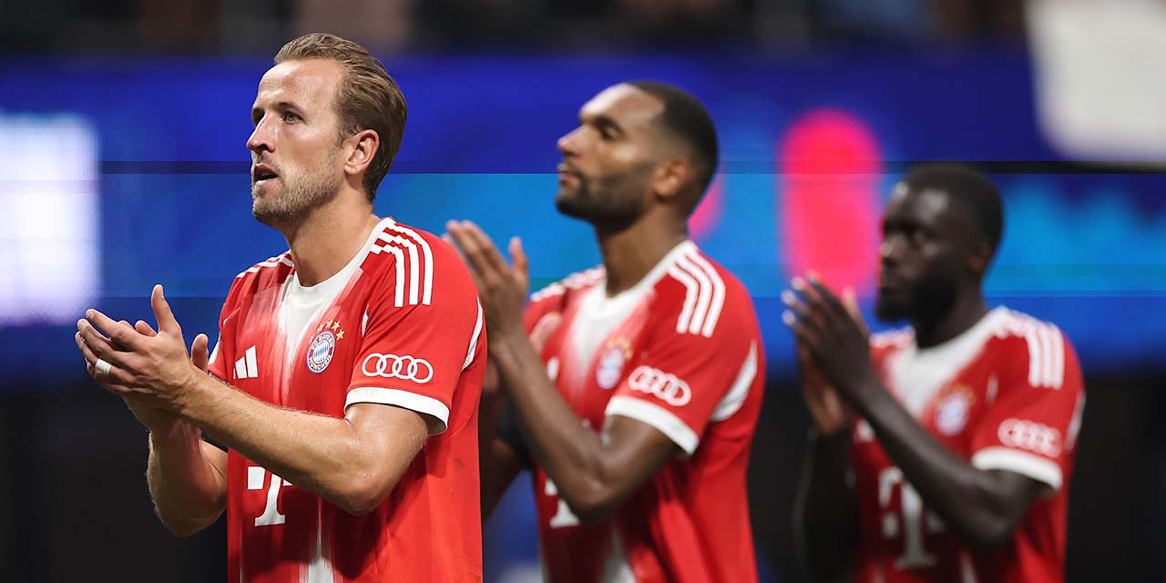 Harry Kane, Jonathan Tah und Dayot Upamecano nach dem Klub-WM-Viertelfinale zwischen dem FC Bayern und Paris Saint-Germain