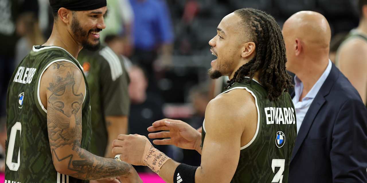 Leaving Munich: Nick Weiler-Babb and Carsen Edwards