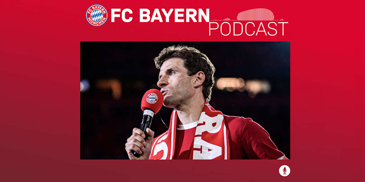 Thomas Müller spricht zu den Fans in der Allianz Arena: Titelbild zur Folge 61 des FC Bayern Podcasts