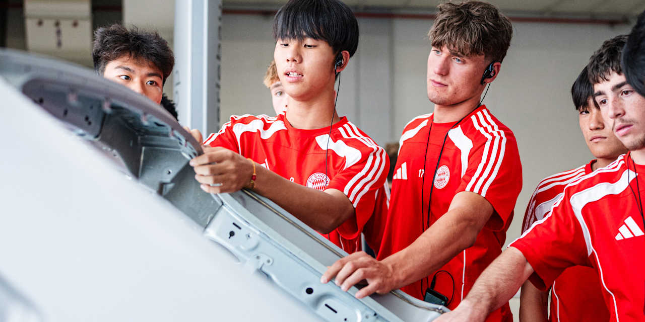 The FC Bayern World Squad at the Audi plant