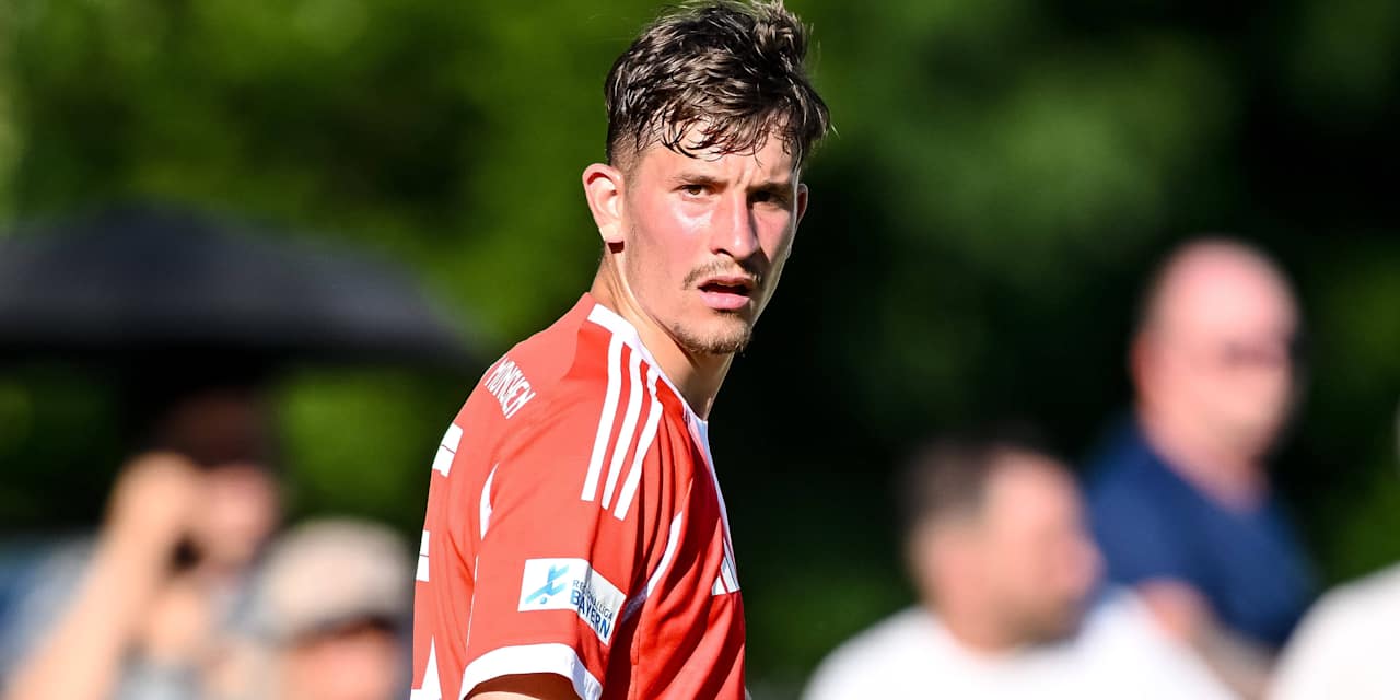 Lovro Zvonarek im Training des FC Bayern