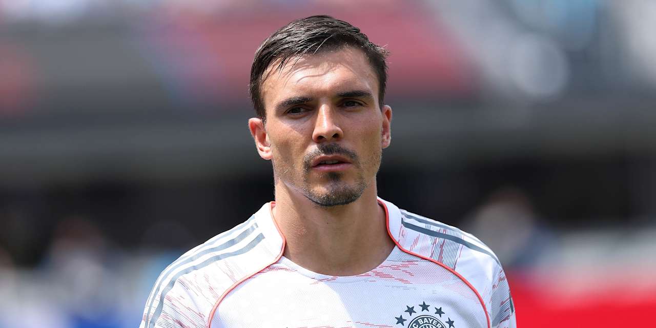 João Palhinha in FC Bayern's white away shirt