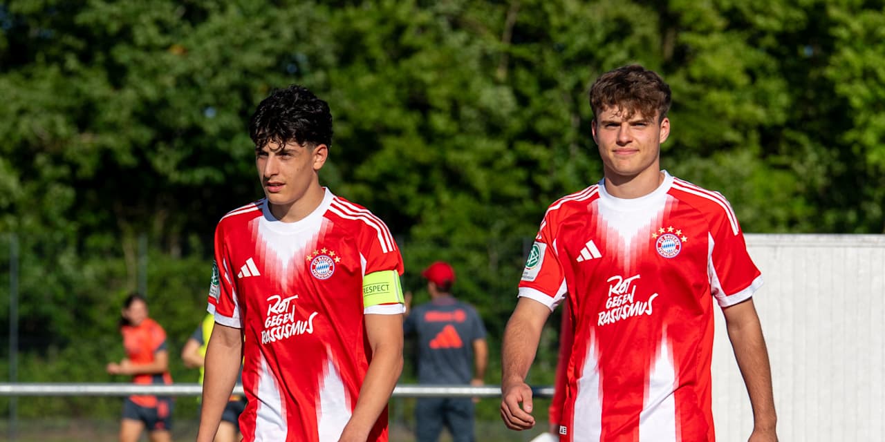 Deniz Ofli und Moritz Göttlicher im Trikot des FC Bayern.