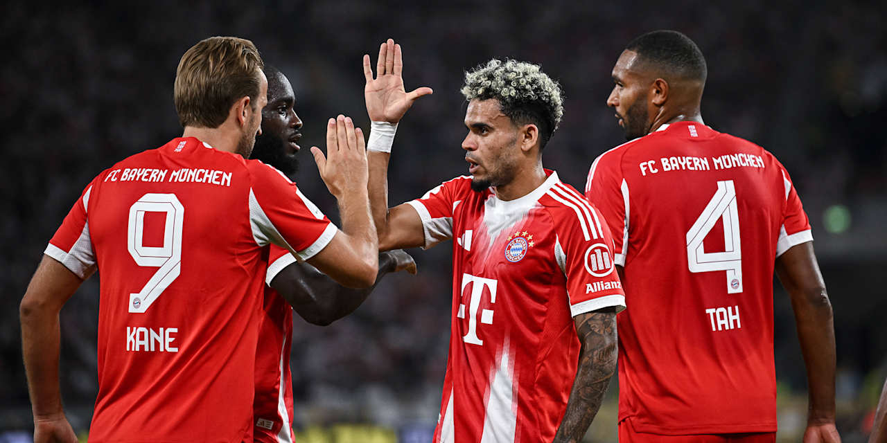 Luis Díaz celebra su gol para el 0-2 en la Supercopa Franz Beckenbauer entre el VfB Stuttgart y el FC Bayern.