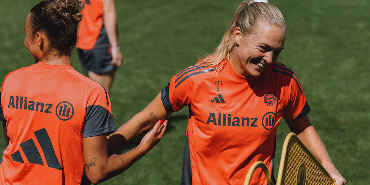 Magdalena Eriksson of FC Bayern Women laughing in training