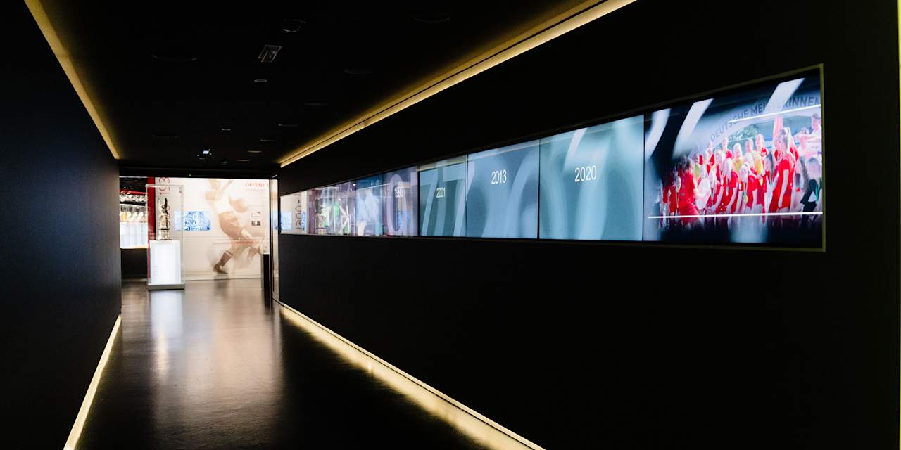 Eingang ins FC Bayern Museum in der Allianz Arena