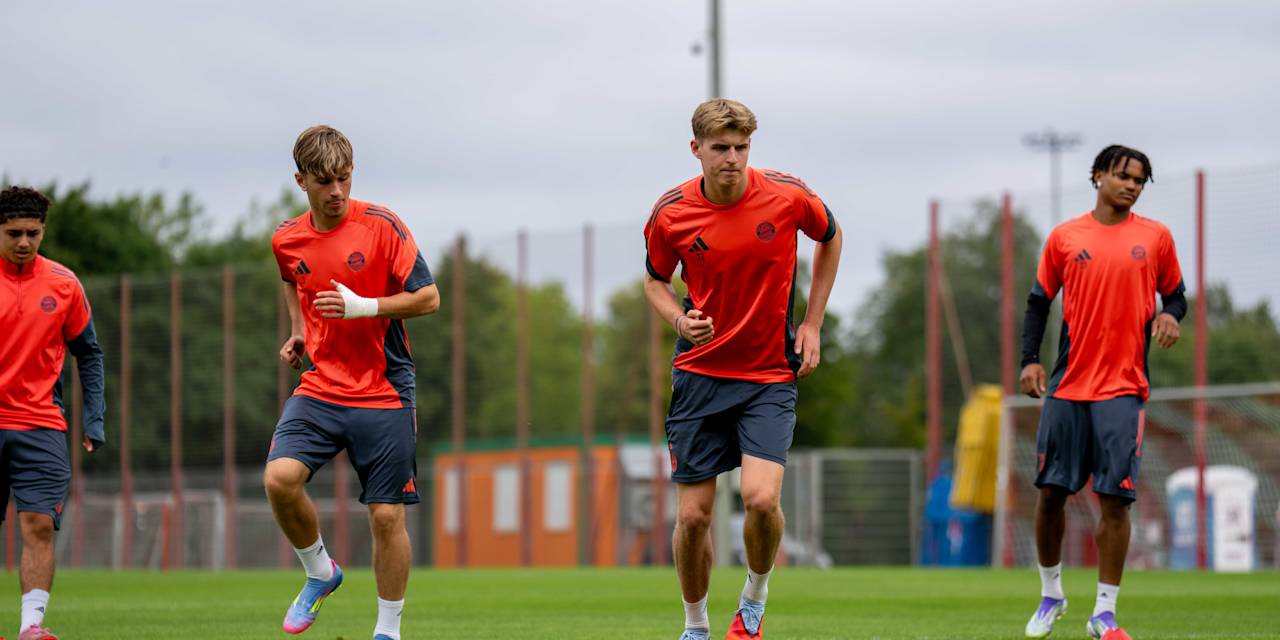 Tim Binder und Grayson Dettoni im Training der FC Bayern Amateure.